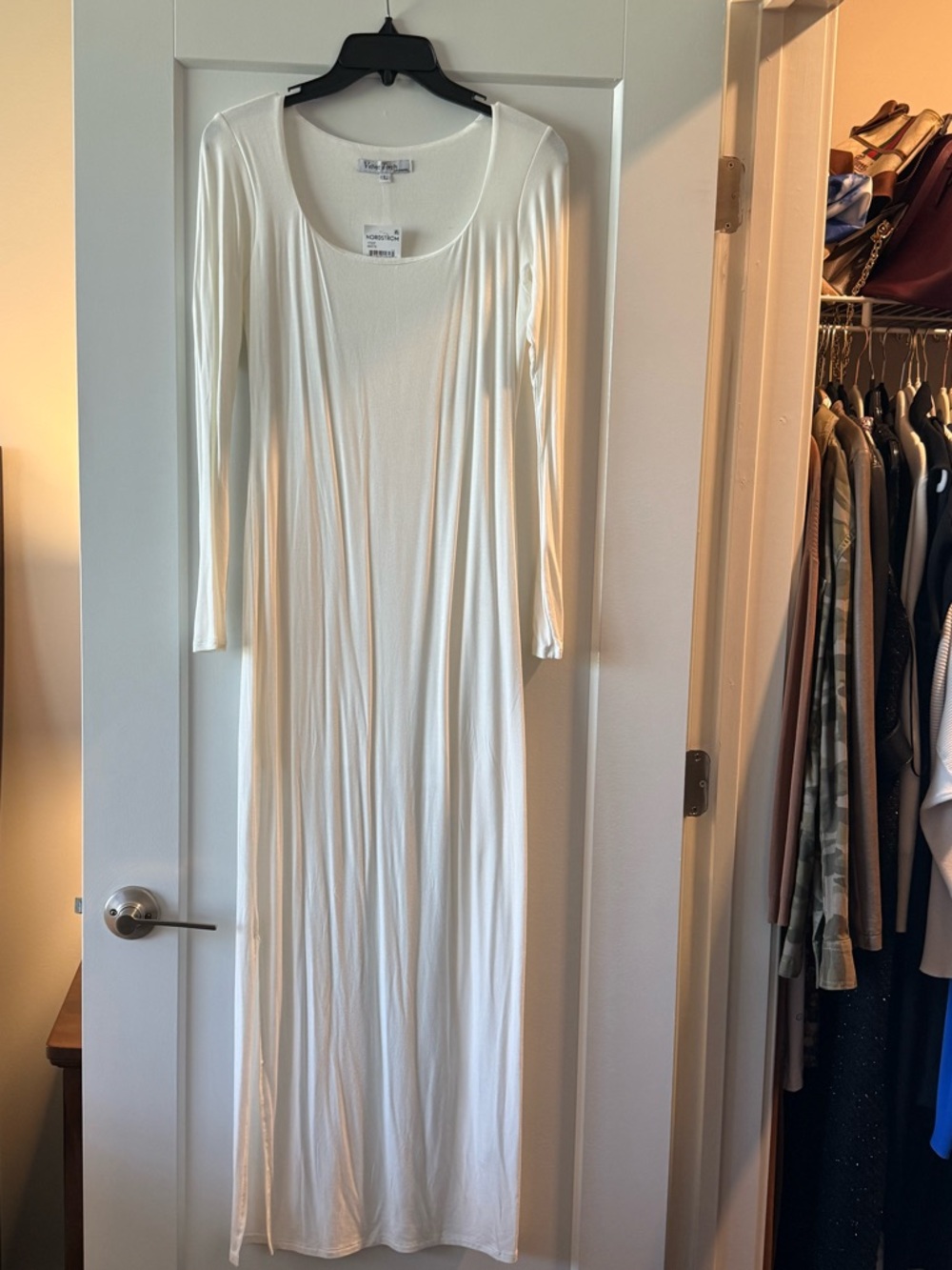 Velvet Torch White Long Sleeve Maxi Scoop Neck Dress